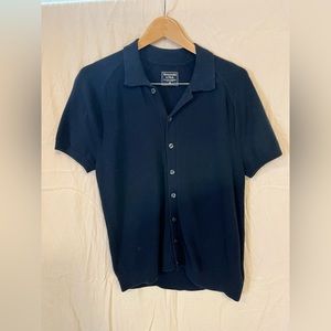 Abercrombie & Fitch men’s knit sweater. Size XS